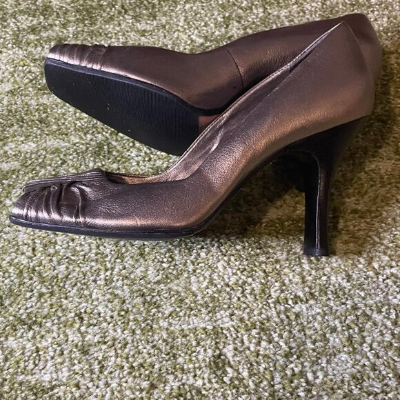 Metallic Via Spiga 4" heels - Picture 2 of 4